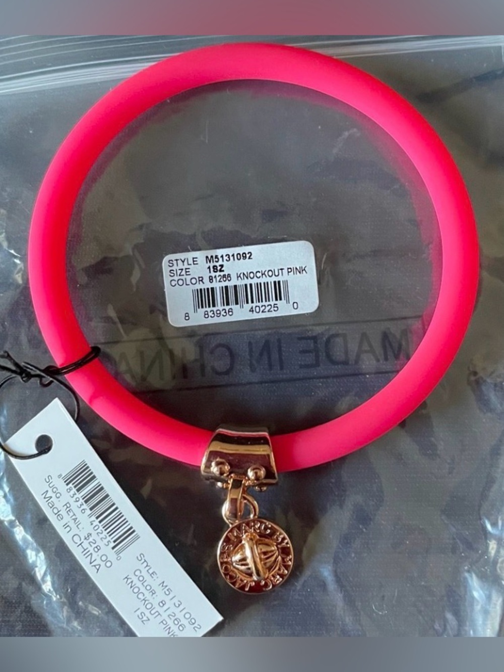 “MARC JACOBS” HOT PINK SILICONE BRACELET.  NWT